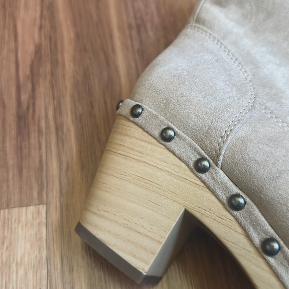 Beautiful fabric upper faux fur lining and faux fur sock boots - Picture 7 of 12